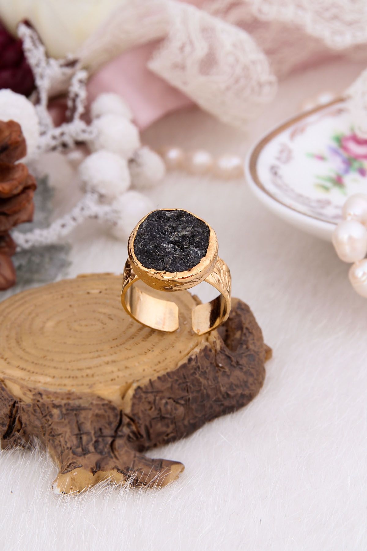 Calsedon Ring