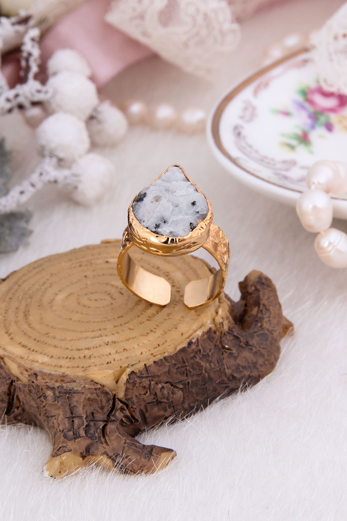 Calsedon Ring