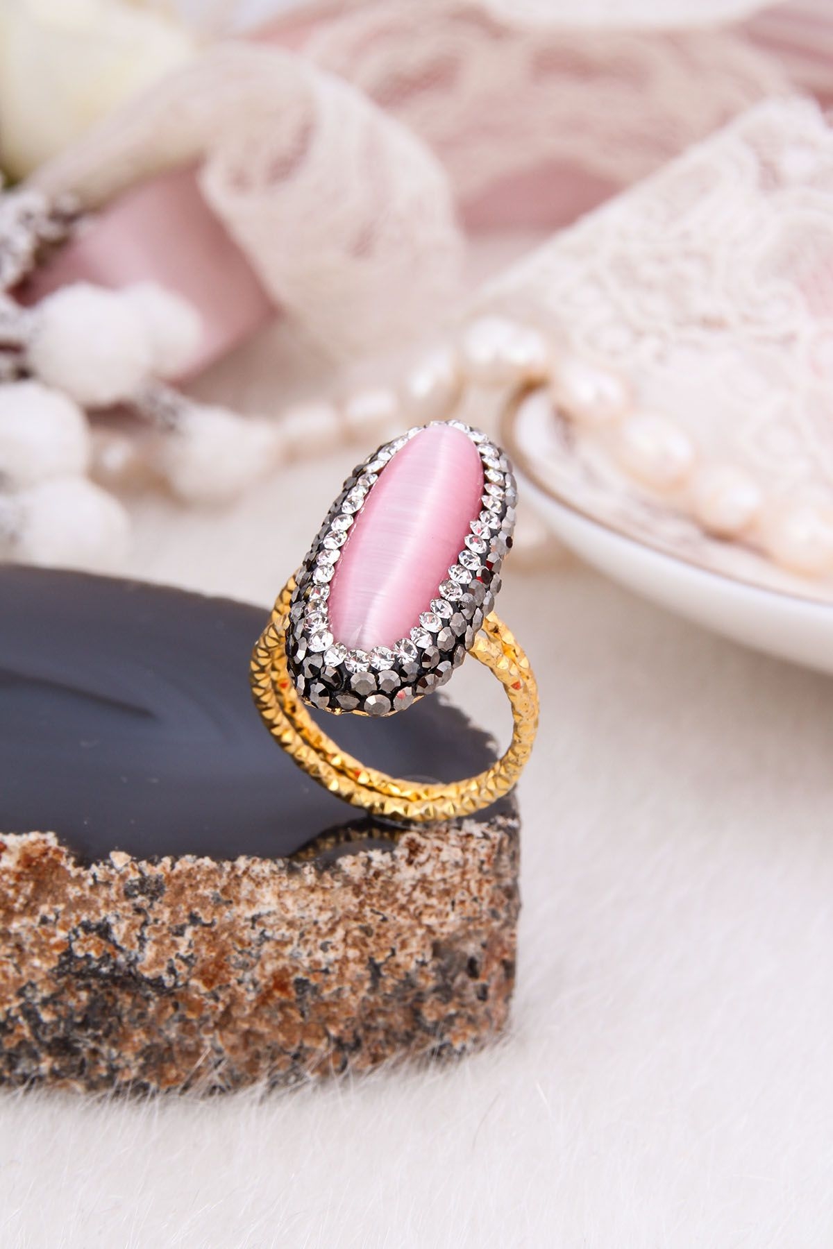 Cat Eyes Ring