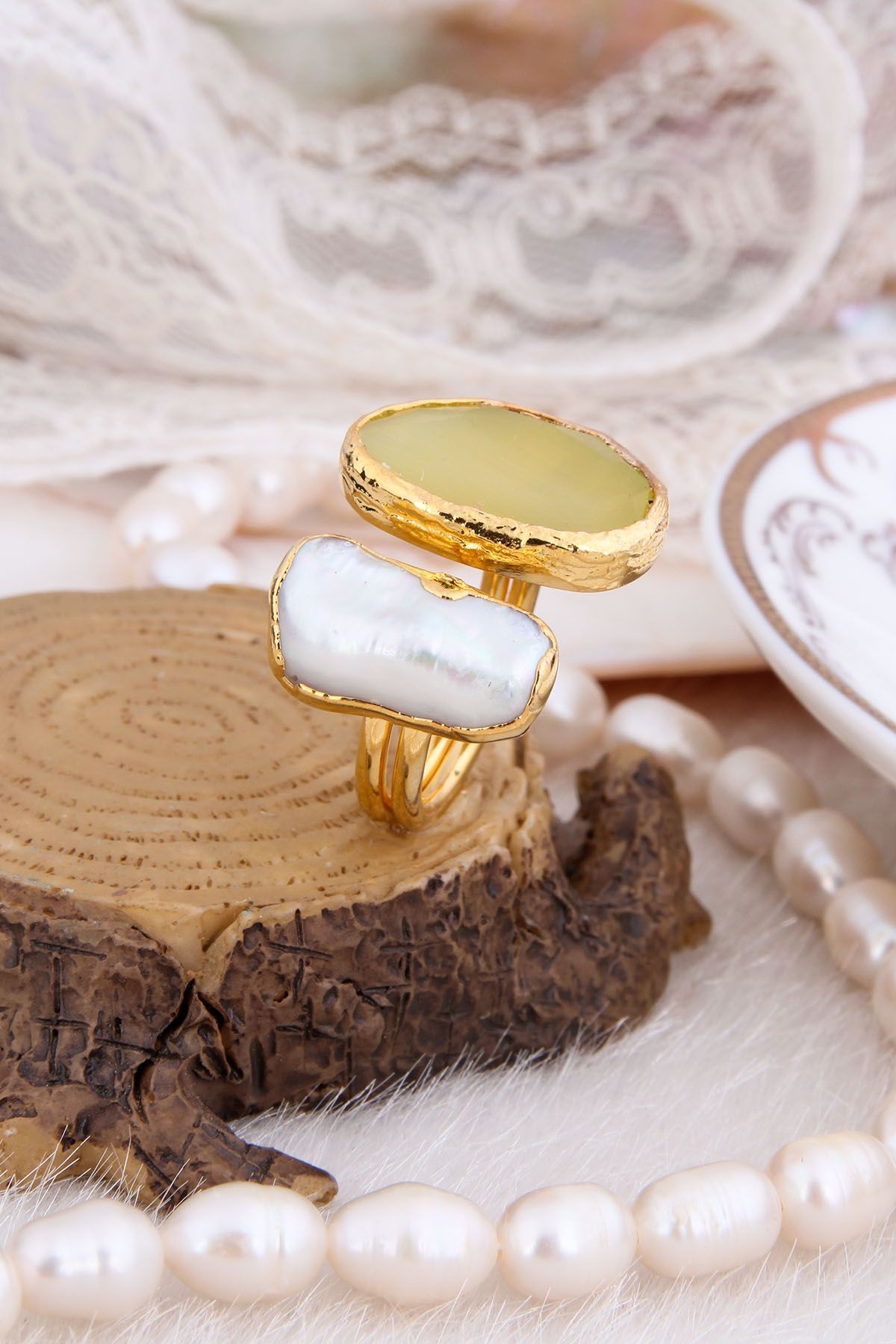 Pearl & Zircon Ring